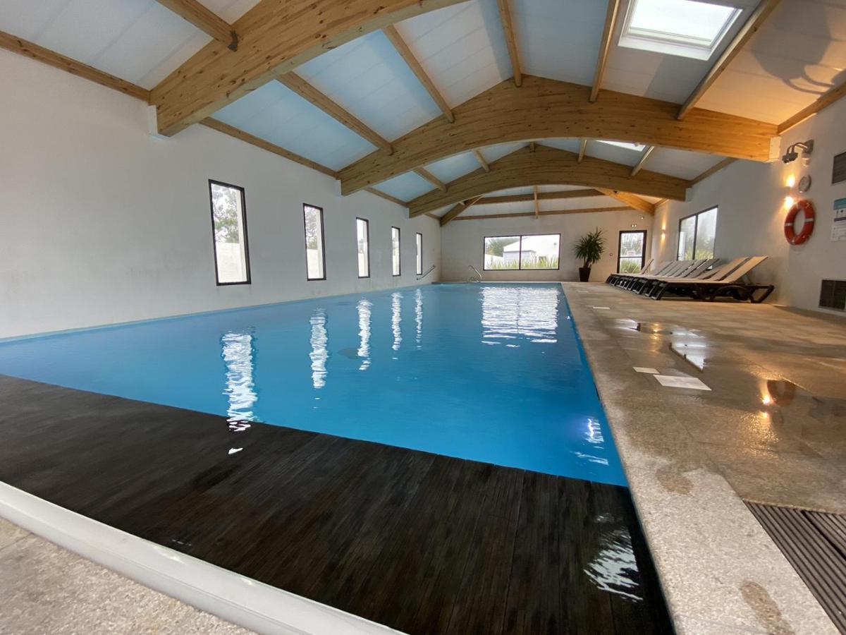 Chalet Pour 6, Domaine Avec Piscine Сент-Илер-де-Рье Экстерьер фото